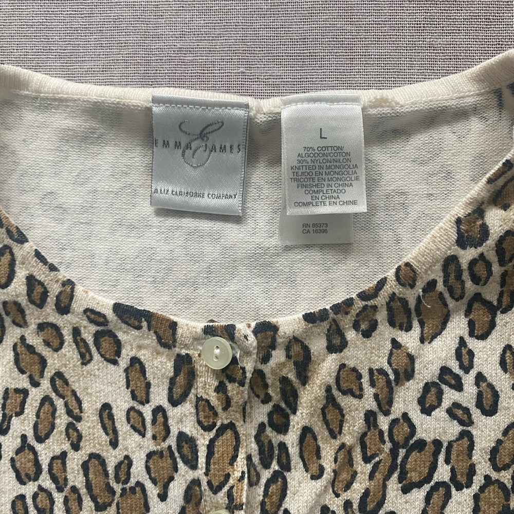 Liz Claiborne leopard print cardigan. - Picture 6 of 11